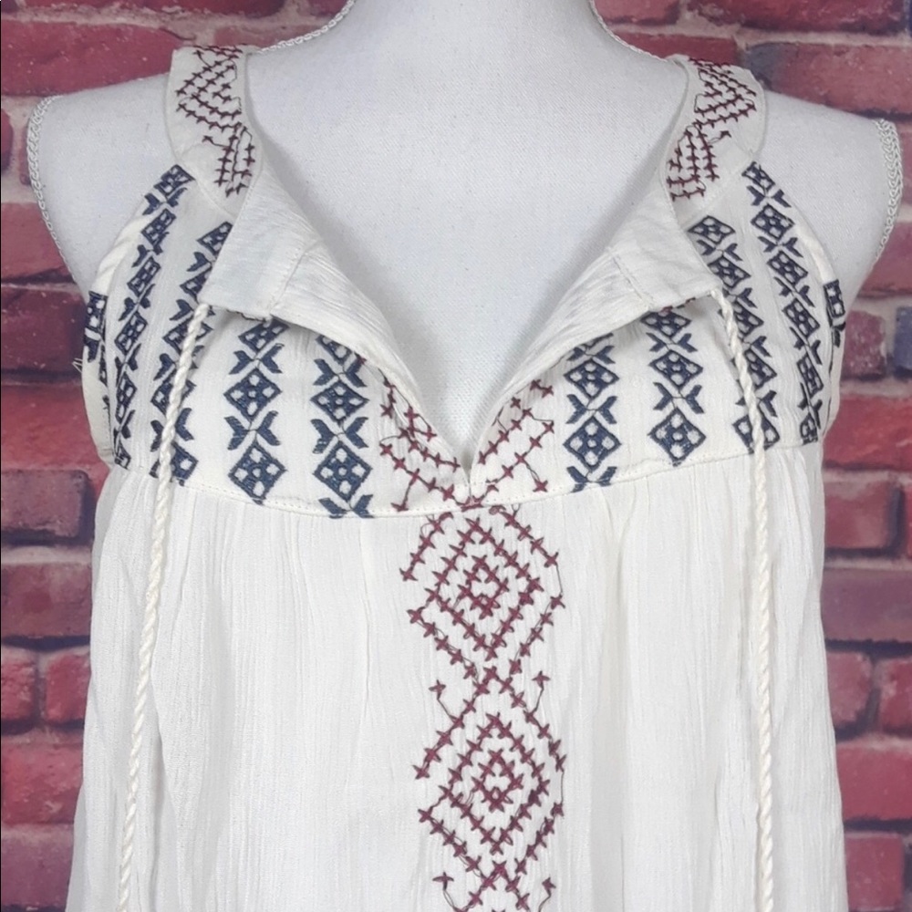 Romeo and Juliet Couture Embroidered Boho Blouse